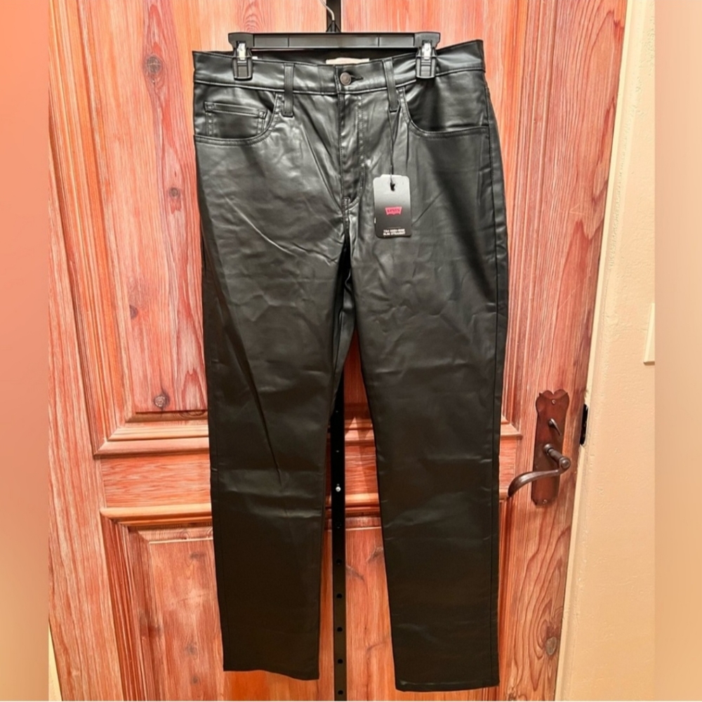 NWT LEVIS Highrise slim Straight Faux Leather Pants size 10